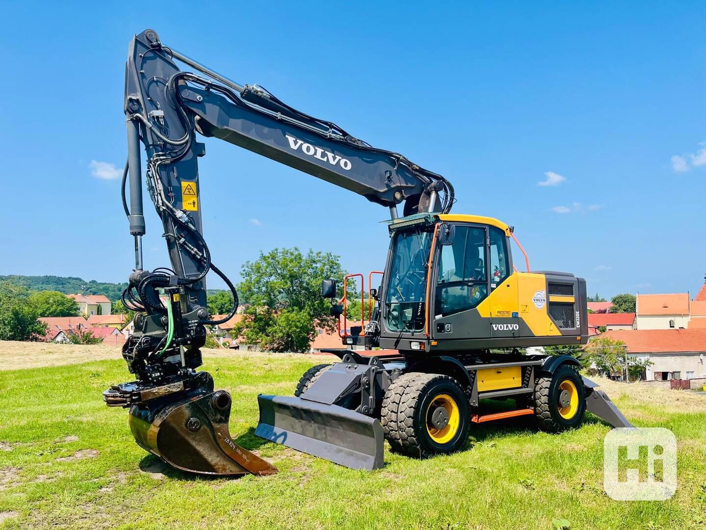 Kolové rypadlo Volvo EW220E (Možnost leasingu) - foto 1