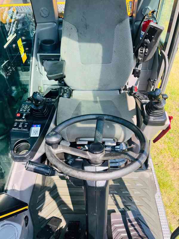 Kolové rypadlo Volvo EW220E (Možnost leasingu) - foto 7