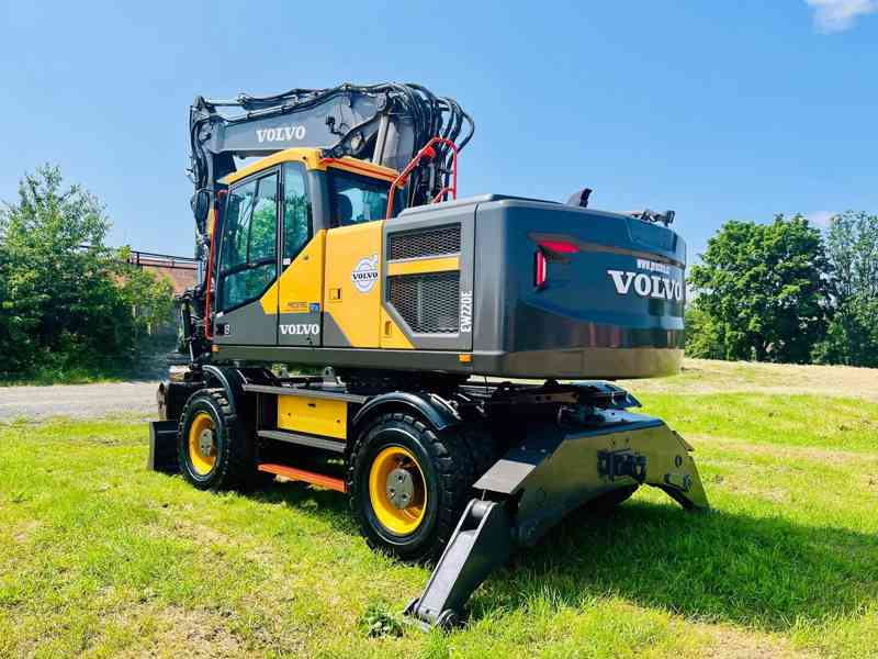 Kolové rypadlo Volvo EW220E (Možnost leasingu) - foto 3
