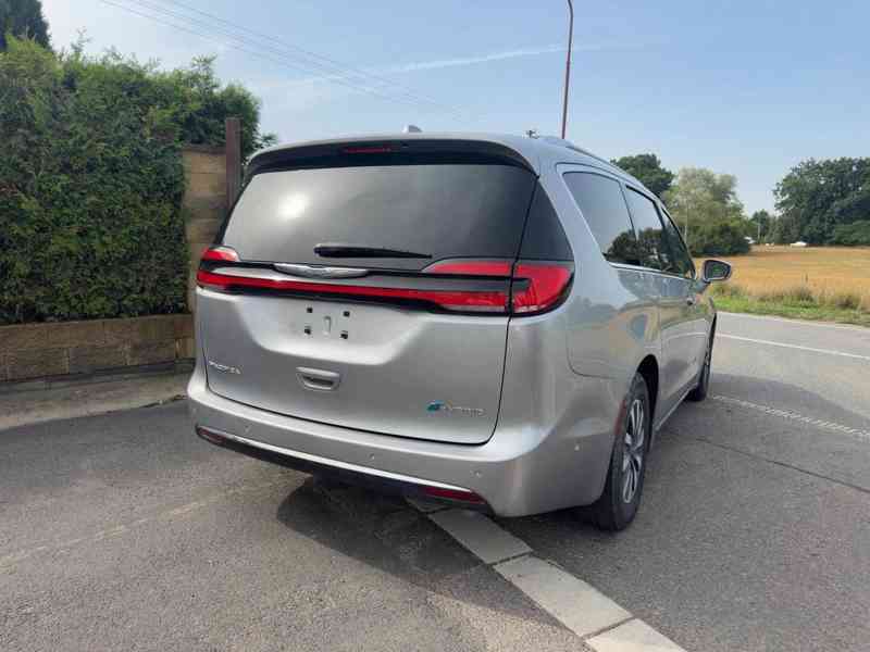  Chrysler Pacifica 3,6 Hybrid PlugIn Limited 2021 - foto 4