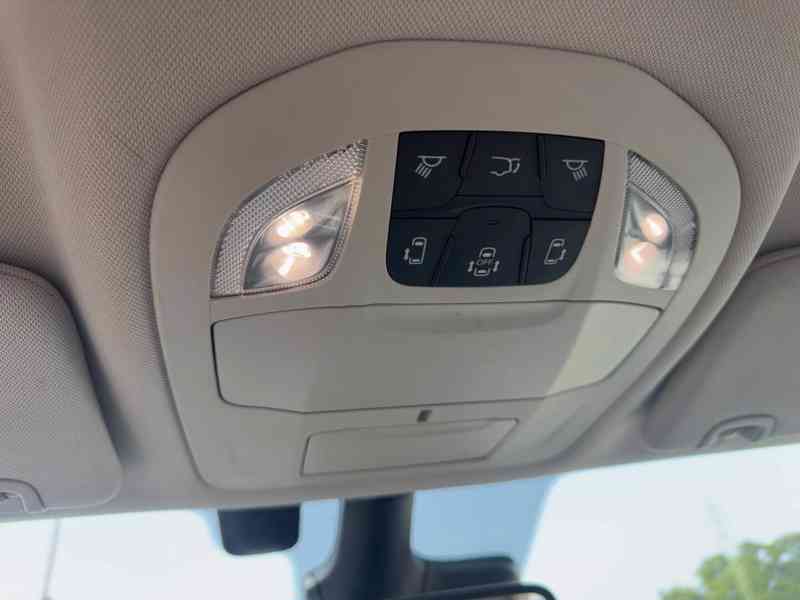  Chrysler Pacifica 3,6 Hybrid PlugIn Limited 2021 - foto 18