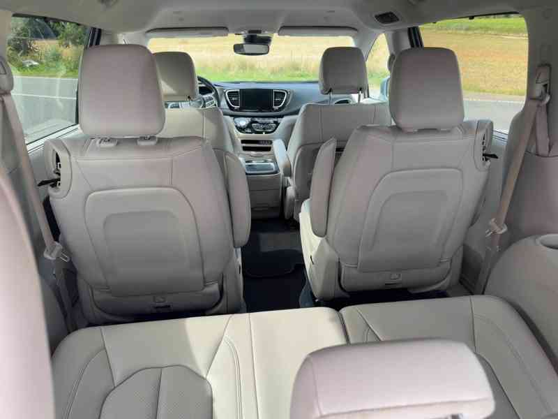  Chrysler Pacifica 3,6 Hybrid PlugIn Limited 2021 - foto 8