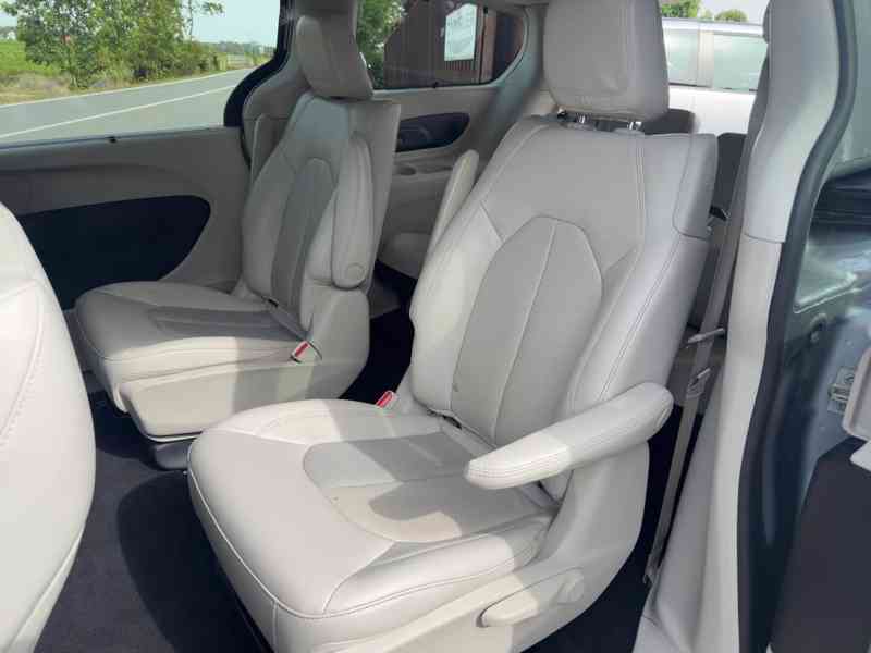  Chrysler Pacifica 3,6 Hybrid PlugIn Limited 2021 - foto 13