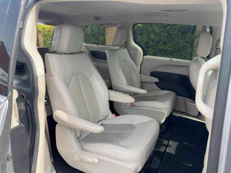  Chrysler Pacifica 3,6 Hybrid PlugIn Limited 2021 - foto 9