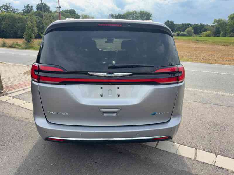  Chrysler Pacifica 3,6 Hybrid PlugIn Limited 2021 - foto 5