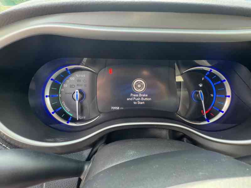  Chrysler Pacifica 3,6 Hybrid PlugIn Limited 2021 - foto 16