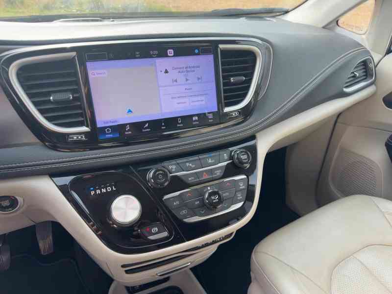  Chrysler Pacifica 3,6 Hybrid PlugIn Limited 2021 - foto 17