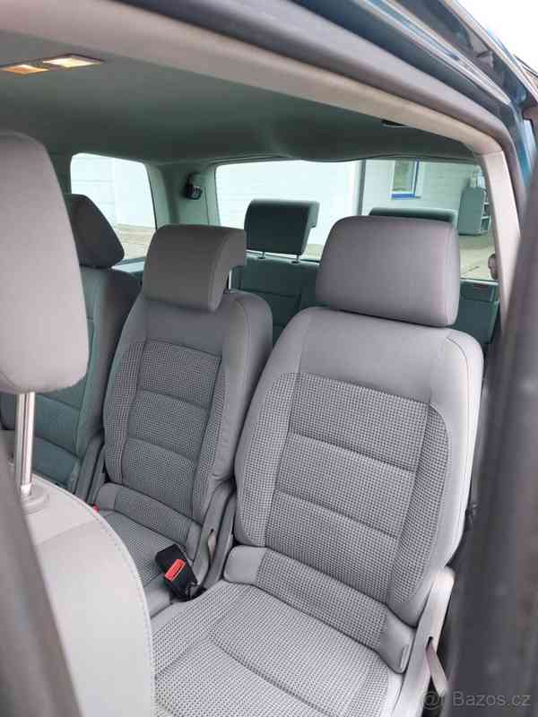 Volkswagen Touran 2,0   Sedmimístný +Tažné zařízení - foto 13