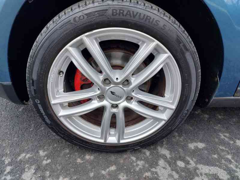 Volkswagen Touran 2,0   Sedmimístný +Tažné zařízení - foto 7