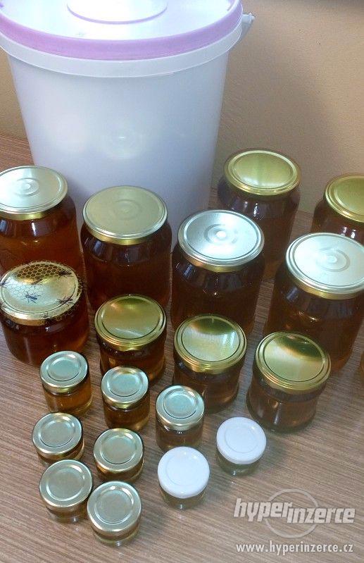 včelí med z Plzně - foto 1