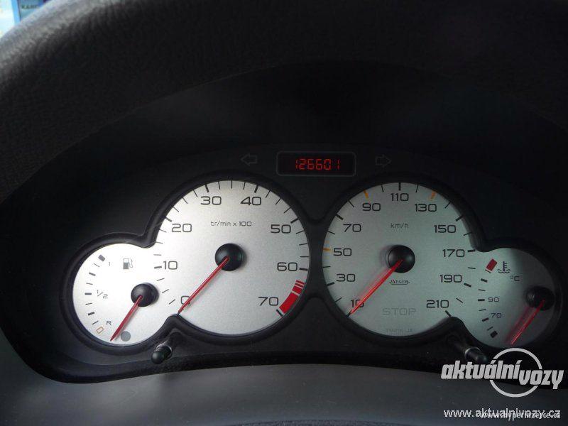 Peugeot 206 1.4, benzín, RV 2002, el. okna, STK, centrál, klima - foto 2