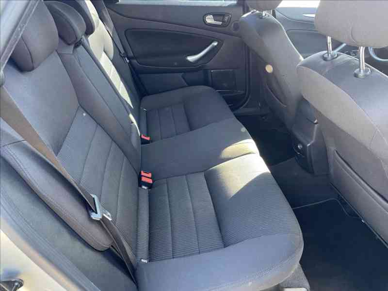 Ford Mondeo 2,0 TDCi NUTNÝ SERVIS - foto 9