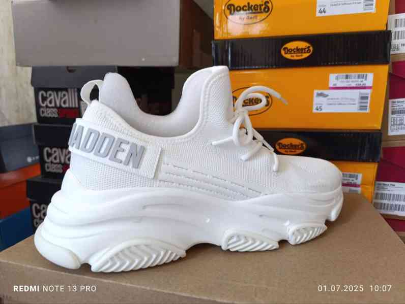 Stýlové bíle tenisky značky Steve Madden vel.42 - foto 3