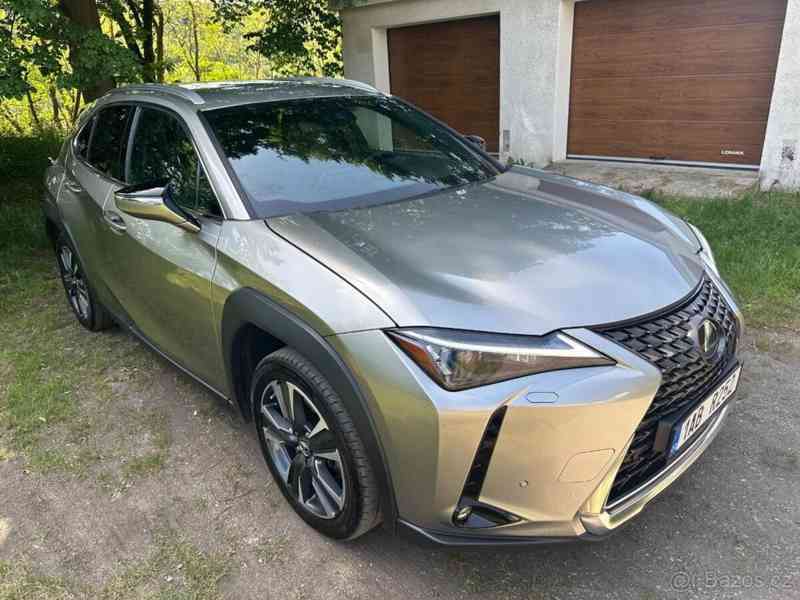 Lexus UX 250h 2,0   UX - foto 2
