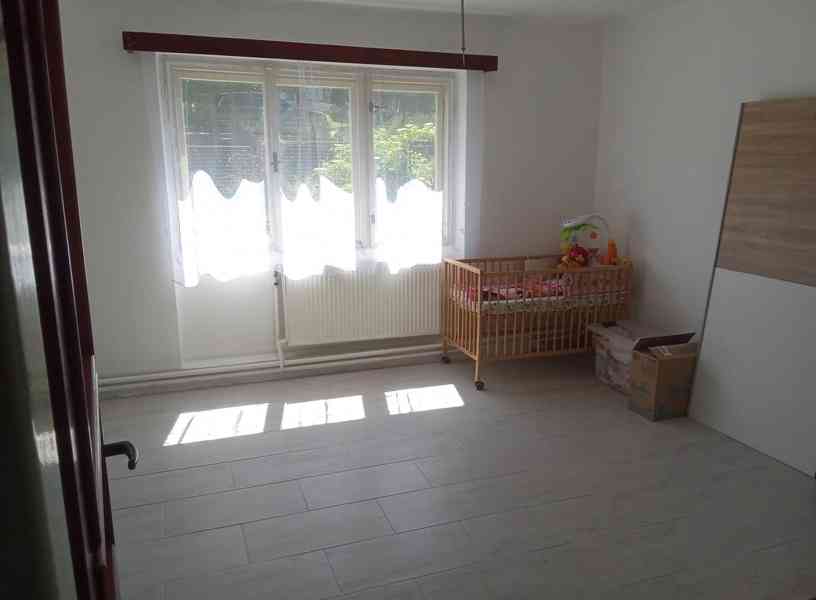 Prodám dvougenerační  castecne rekonstruovany  dům  - foto 8