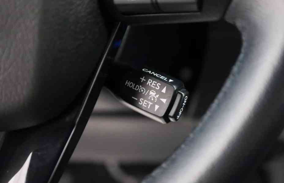 Toyota Hilux 2.8 D-4D 4x4 Invincible 150kw - foto 19