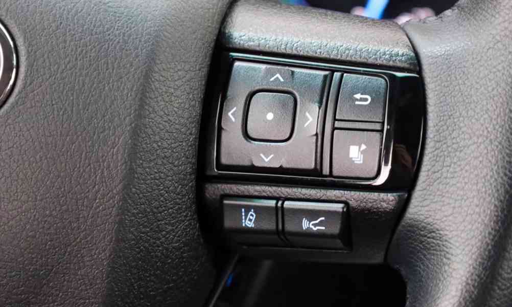 Toyota Hilux 2.8 D-4D 4x4 Invincible 150kw - foto 22