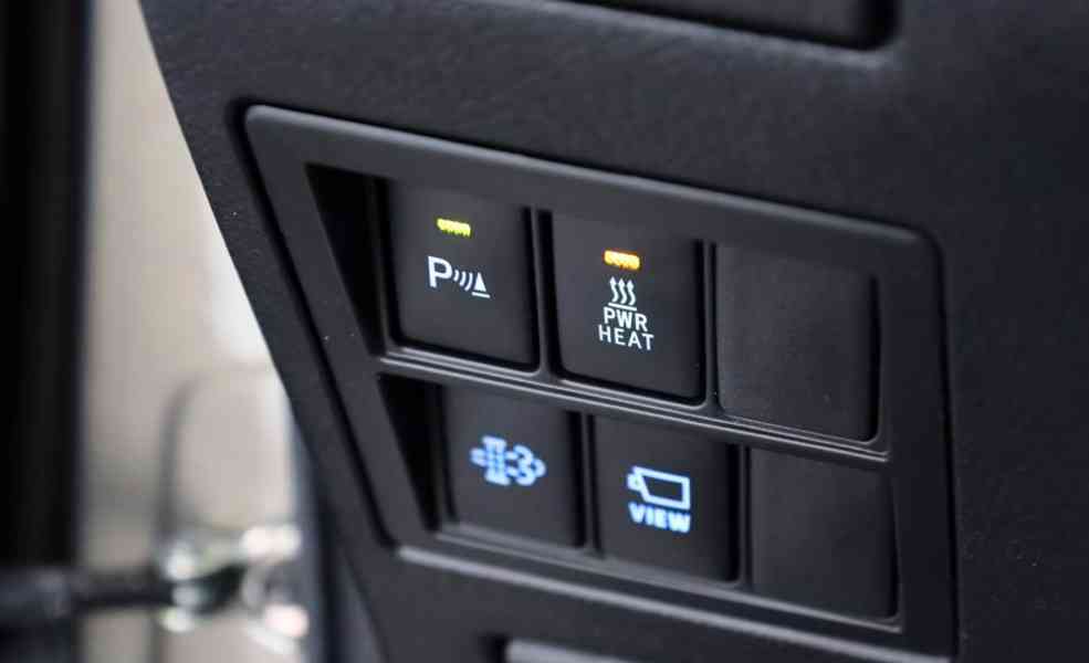 Toyota Hilux 2.8 D-4D 4x4 Invincible 150kw - foto 20