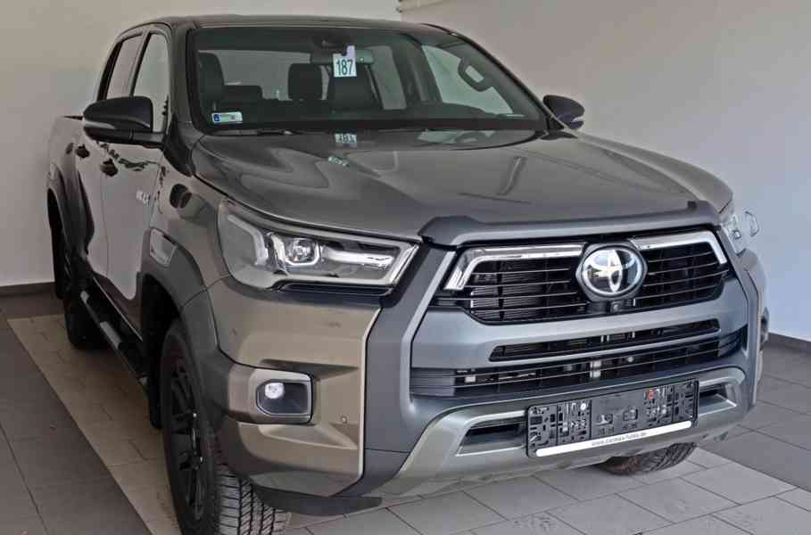 Toyota Hilux 2.8 D-4D 4x4 Invincible 150kw - foto 1