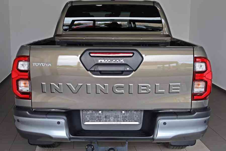 Toyota Hilux 2.8 D-4D 4x4 Invincible 150kw - foto 28