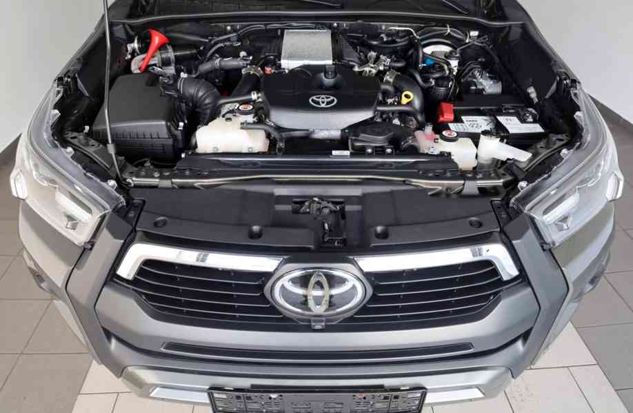 Toyota Hilux 2.8 D-4D 4x4 Invincible 150kw - foto 27