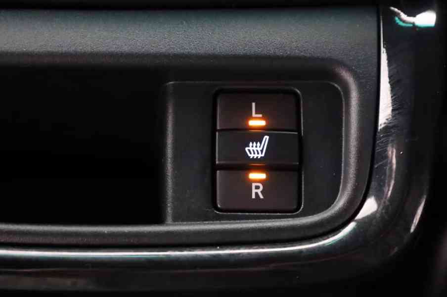 Toyota Hilux 2.8 D-4D 4x4 Invincible 150kw - foto 23