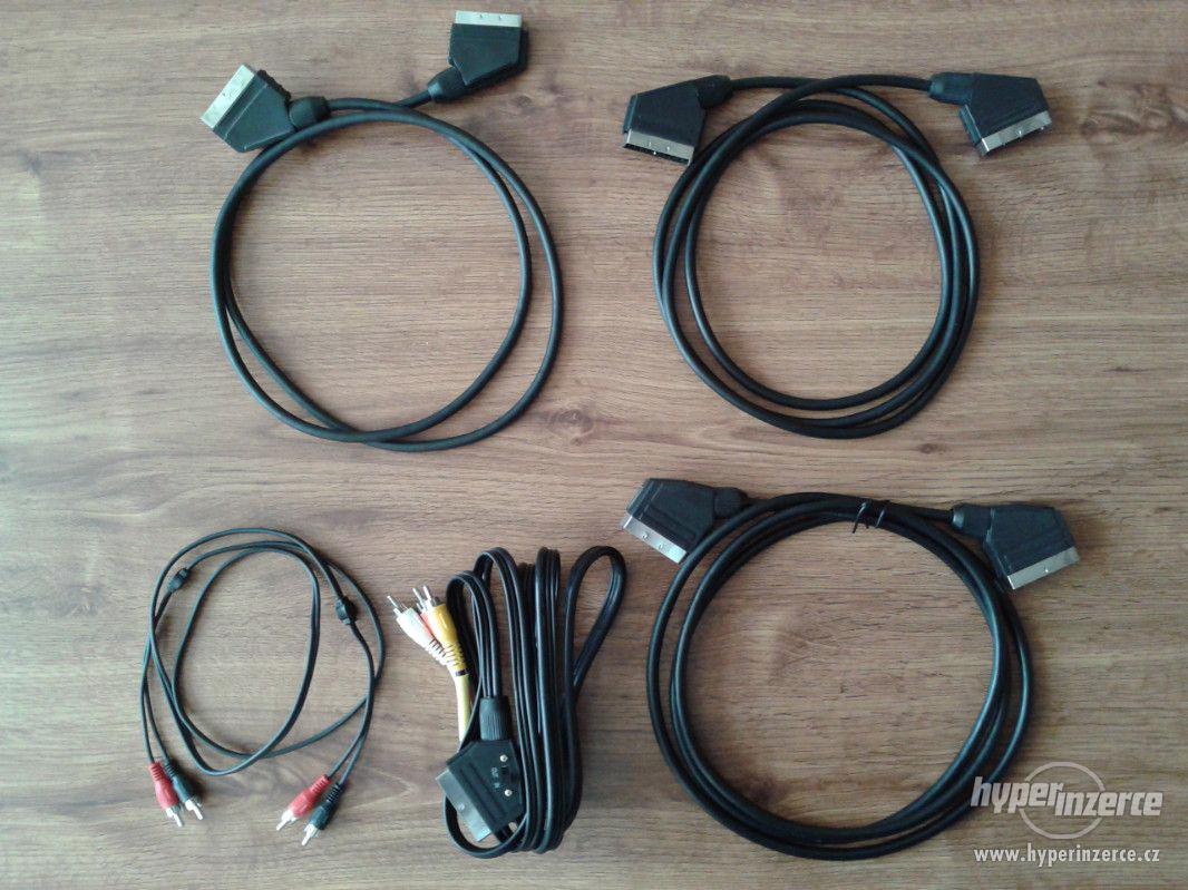 Pět kabelů SCART + Cinch - foto 1