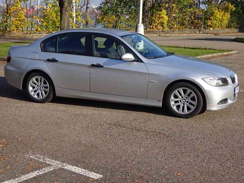 BMW 320i r.v.2005 (110 kw) - foto 2