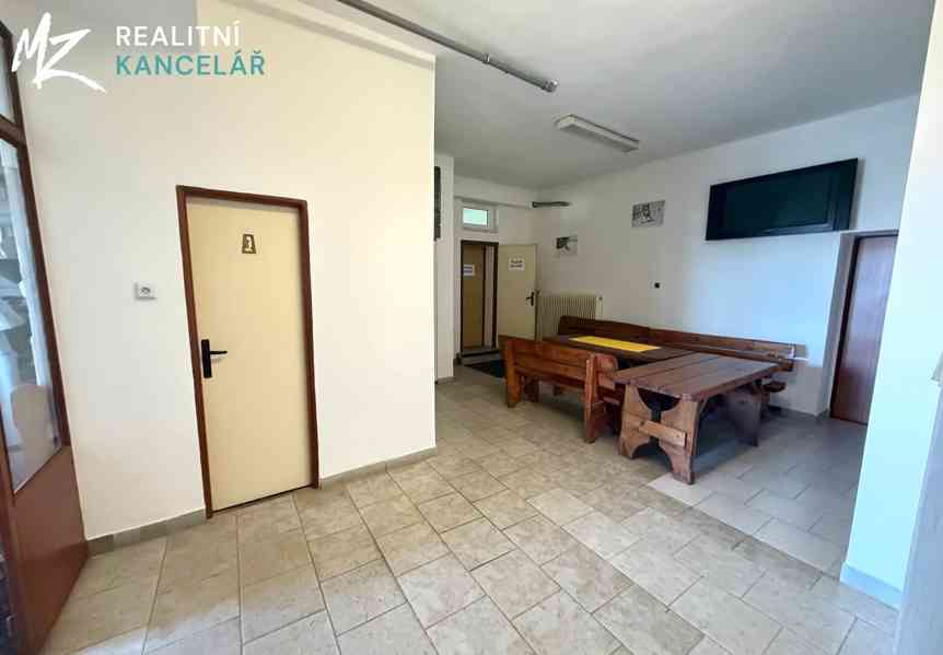 Prodej vícegeneračního domu 437 m², pozemek 1384 m² - foto 27