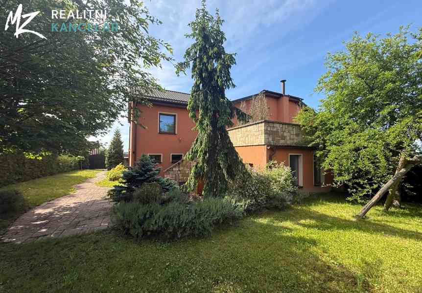 Prodej vícegeneračního domu 437 m², pozemek 1384 m² - foto 23