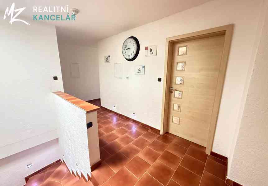 Prodej vícegeneračního domu 437 m², pozemek 1384 m² - foto 17