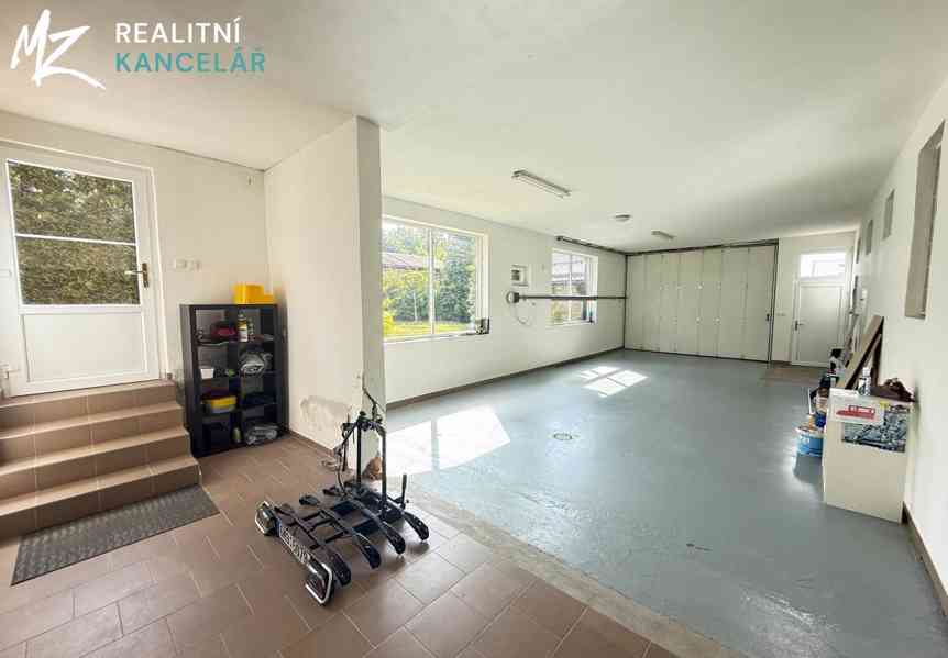 Prodej vícegeneračního domu 437 m², pozemek 1384 m² - foto 25