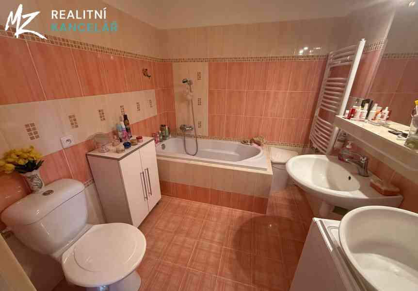 Prodej vícegeneračního domu 437 m², pozemek 1384 m² - foto 18