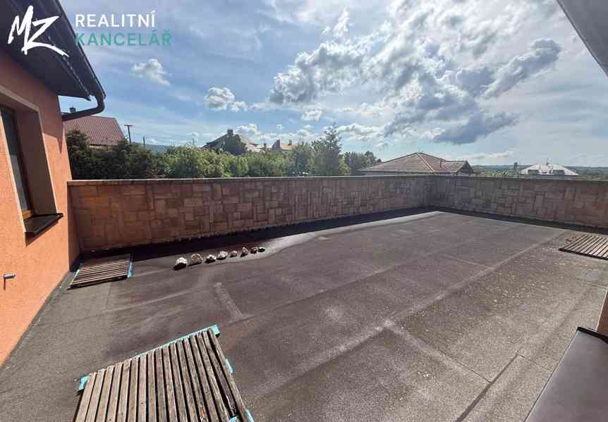 Prodej vícegeneračního domu 437 m², pozemek 1384 m² - foto 22