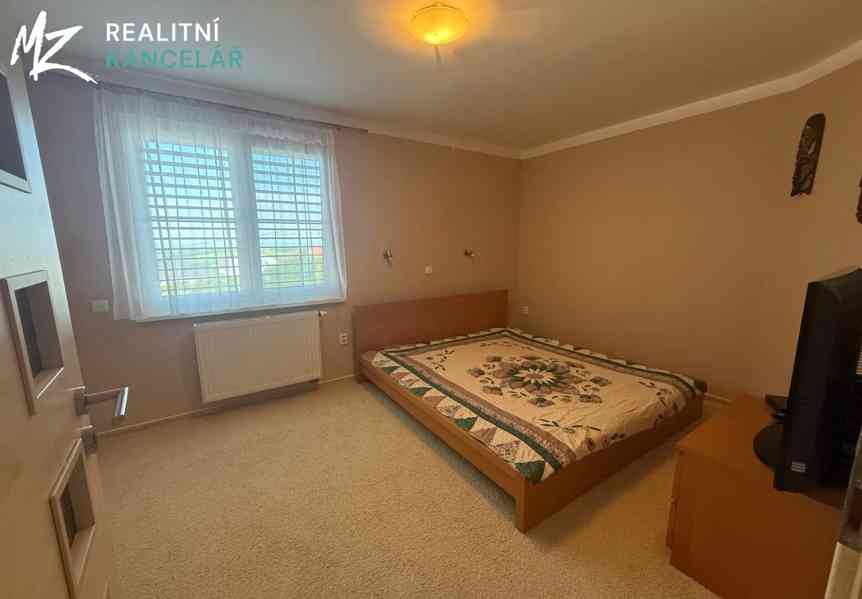 Prodej vícegeneračního domu 437 m², pozemek 1384 m² - foto 12