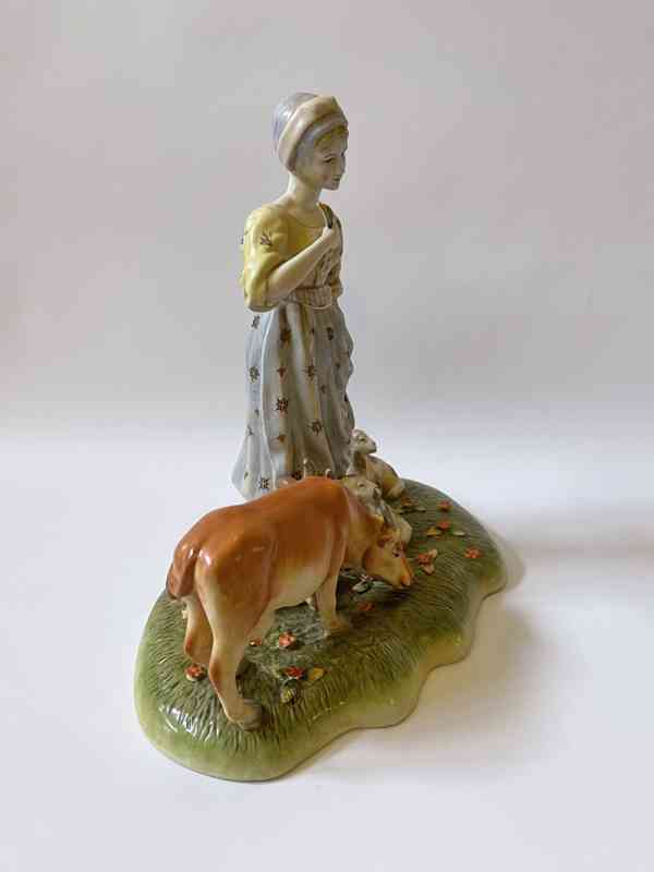 Porcelánová figurální socha - kravička ovečka - foto 2