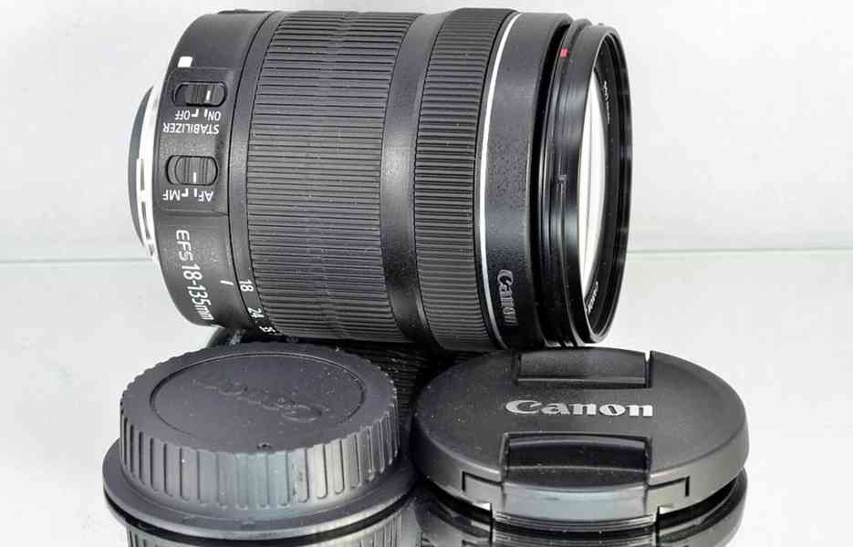 Canon EF-S 18-135mm f/3.5-5.6 IS STM **APS-C Zoom