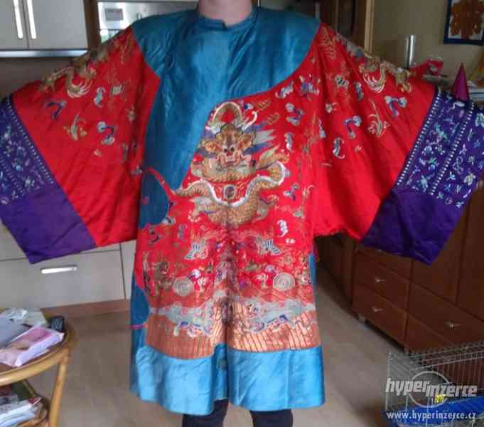 Originální čínské šaty 6ks - foto 1