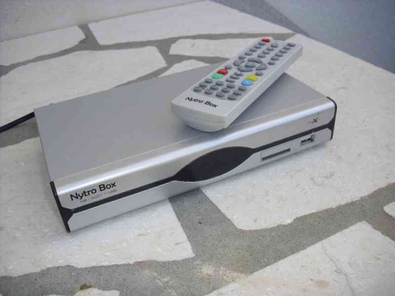 Digitální přijímač a SET TOP BOX s vestavěným videorekordére