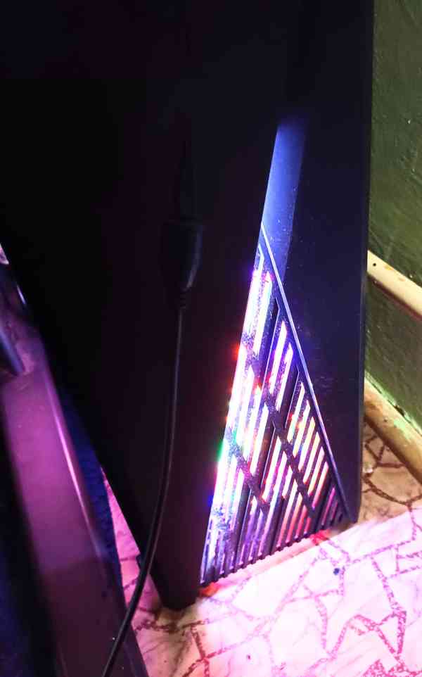 Podsvícená počítačová herní sestava  - foto 3