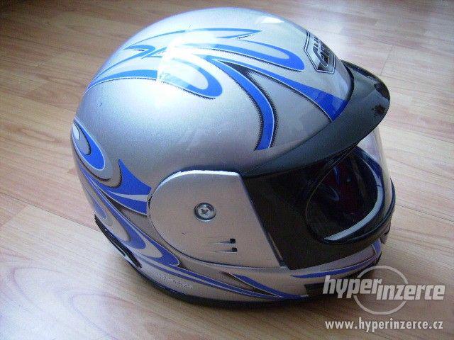 Moto helmy moto přilby cestovní i krosové nové zabalené - foto 12