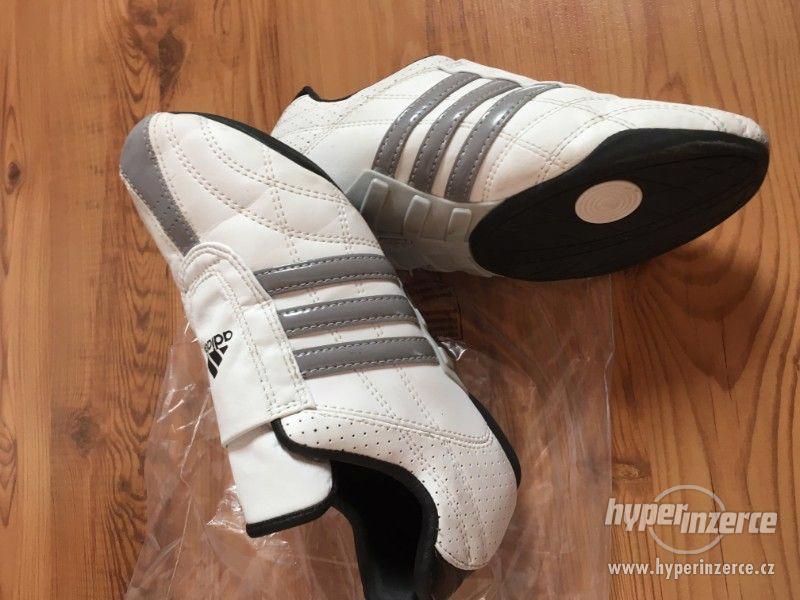Prodám kožené boty Taekwondo Adidas Adilux,vel.UK6,5- 250mm - foto 2