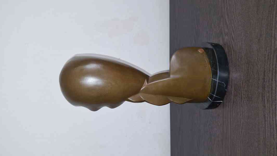 Kubistická hlava  - bronz  - foto 4
