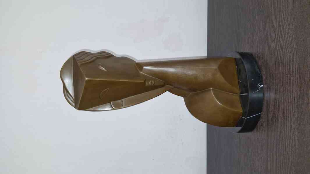 Kubistická hlava  - bronz  - foto 2
