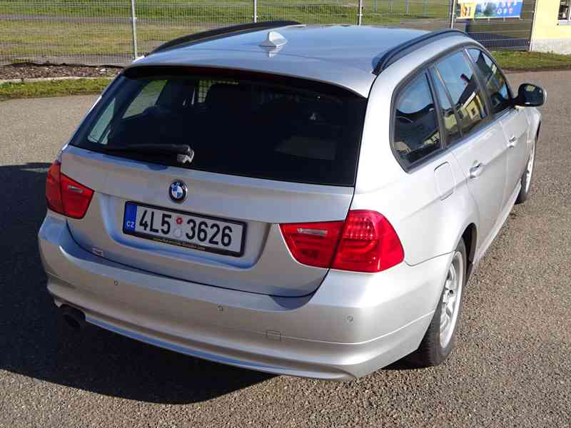 BMW 320 D X-DRIVE Touring r.v.2010 (135 kw)  - foto 4