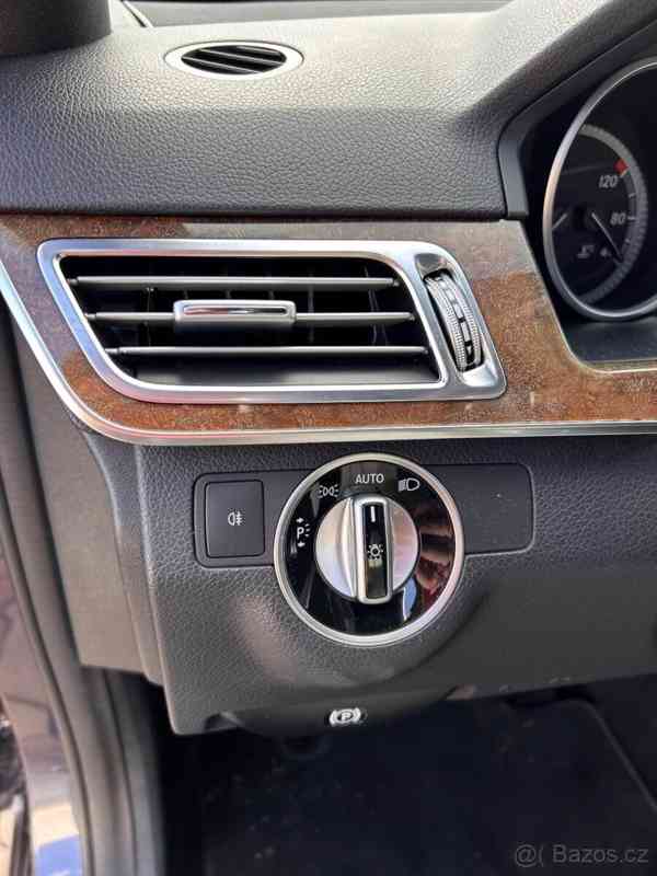 Mercedes-Benz Třídy A 2,2   250 BlueTEC 4MATIC (W212) - foto 20