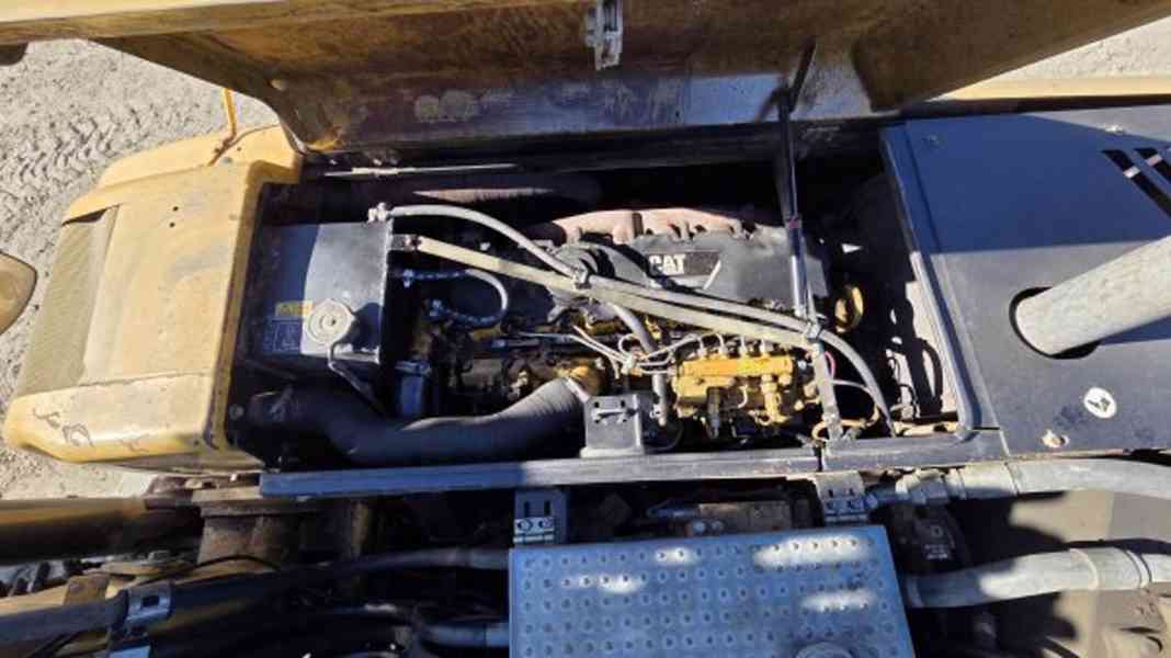 19t bagr opěry SPZ CAT M318 svahovka+3 lopaty - foto 12