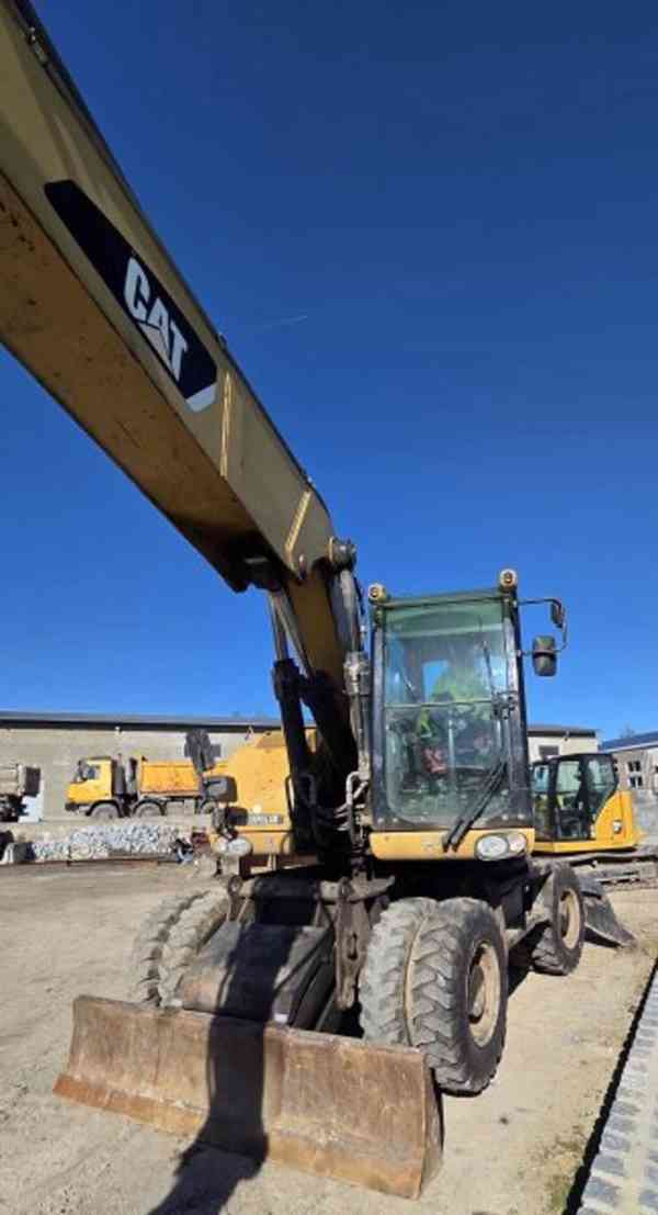 19t bagr opěry SPZ CAT M318 svahovka+3 lopaty - foto 4