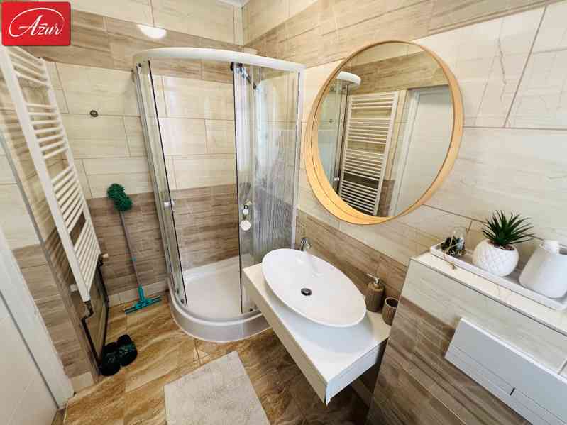 Skvělý rodinný dům 6+kk po kompletní rekonstrukci v Oseku - foto 18