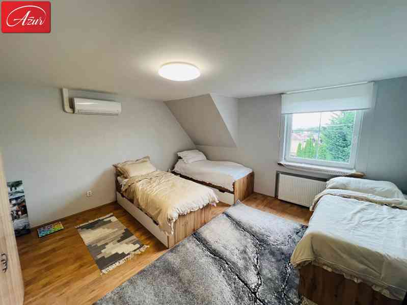 Skvělý rodinný dům 6+kk po kompletní rekonstrukci v Oseku - foto 12